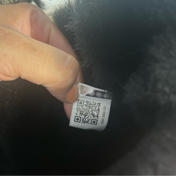 New Ugg Bailey Bow Holiday Boots - Picture 8 of 11